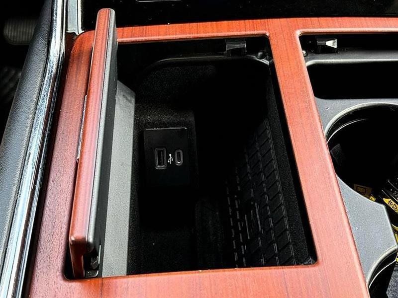 Used 2022 Lincoln Navigator Reserve AWD/4WD image 32