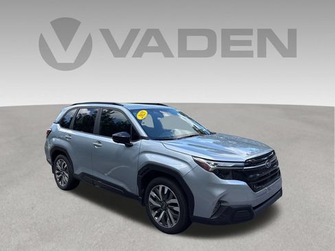 Used 2025 Subaru Forester Touring w/ Popular Package - Touring AWD/4WD image 40
