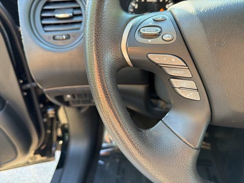 Used 2018 Nissan Pathfinder S AWD/4WD image 19