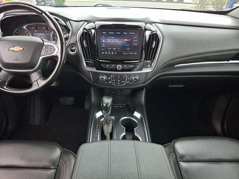 Used 2023 Chevrolet Traverse LT AWD/4WD image 16