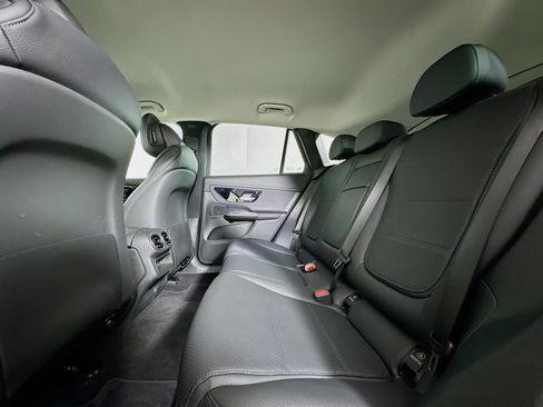 Used 2024 Mercedes-Benz GLC 300 image 27