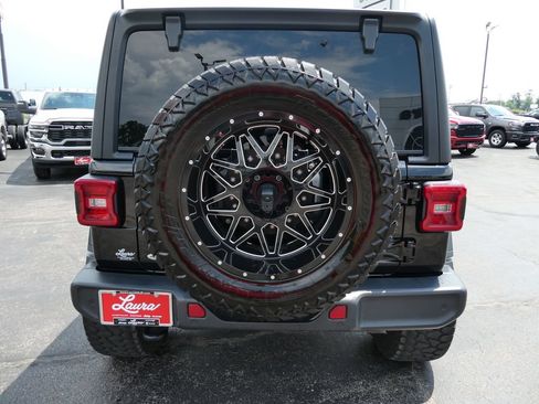 Used 2020 Jeep Wrangler Unlimited Sahara AWD/4WD image 6