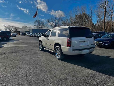 Used 2014 GMC Yukon Denali image 5
