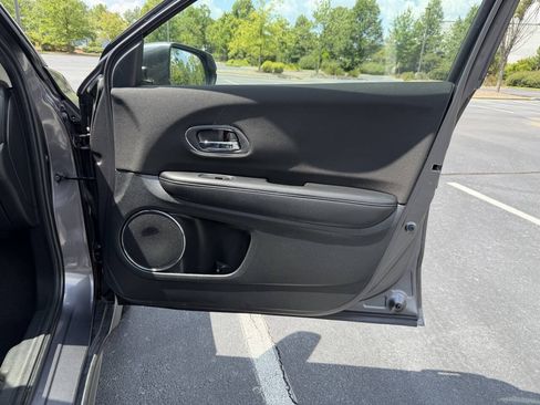 Used 2016 Honda HR-V EX image 17