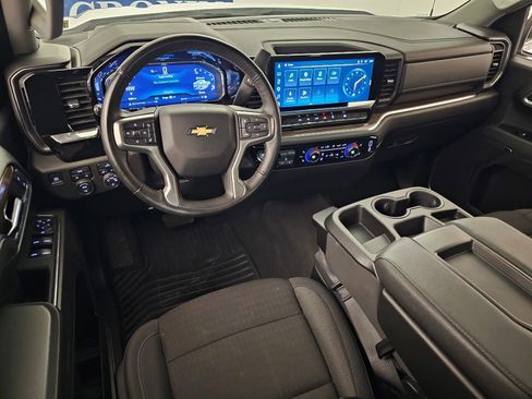 Used 2025 Chevrolet Silverado 1500 LT AWD/4WD image 6