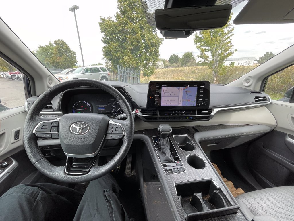 Used 2021 Toyota Sienna Limited AWD/4WD image 4
