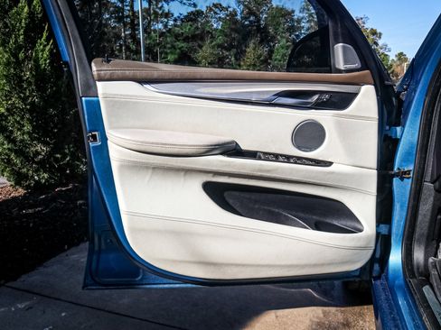 Used 2016 BMW X5 M image 14