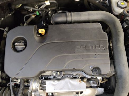 Used 2021 Chevrolet Malibu LT FWD image 30