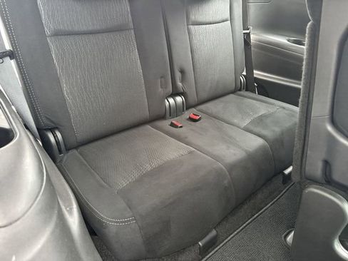 Used 2015 Nissan Pathfinder S image 12