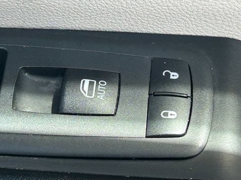 Used 2021 Chrysler Voyager Lxi image 37