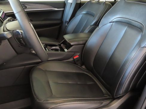 Used 2022 Jeep Grand Cherokee Limited 4xe image 14