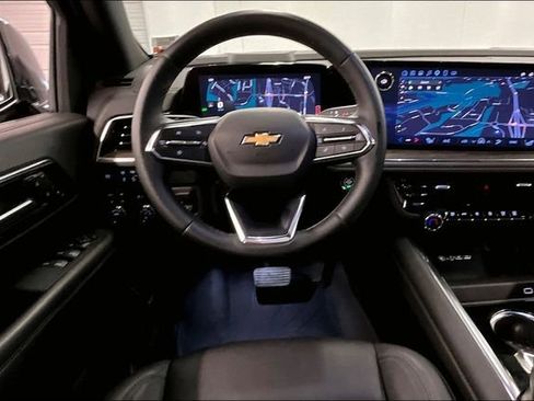 Used 2025 Chevrolet Tahoe LT w/ Comfort Package AWD/4WD image 6