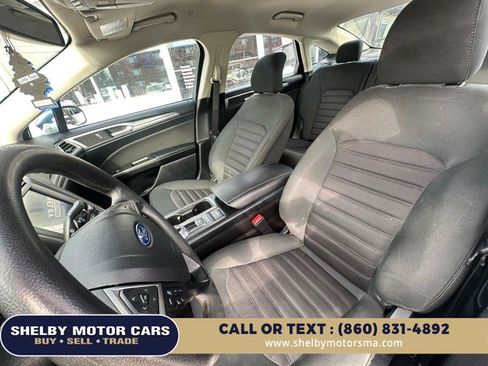 Used 2019 Ford Fusion SE image 11