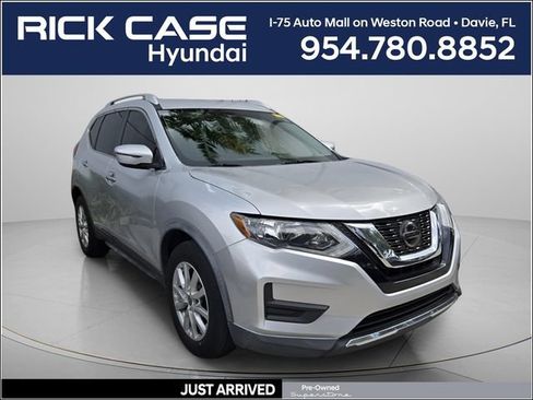 Used 2020 Nissan Rogue SV FWD image 1