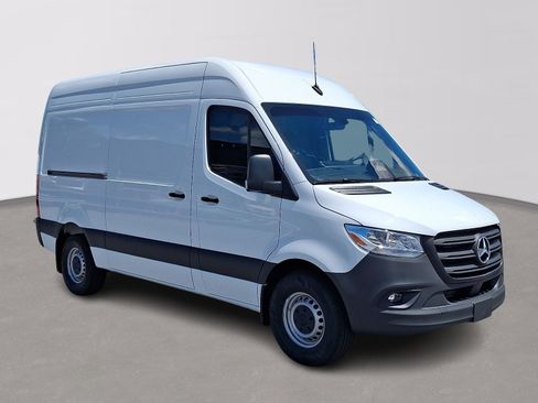 Used 2026 Mercedes-Benz Sprinter 2500 image 3