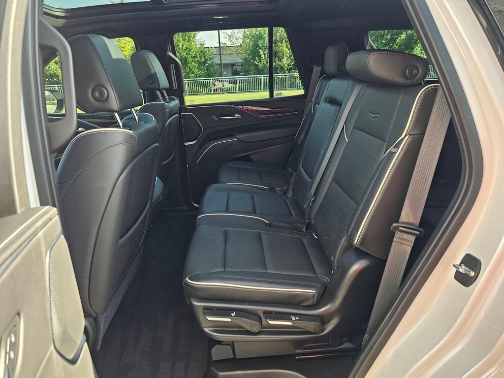 Used 2021 Cadillac Escalade Premium Luxury w/ Driver Assist Tech Package AWD/4WD image 17