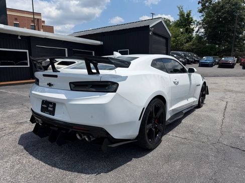 Used 2016 Chevrolet Camaro SS RWD image 8