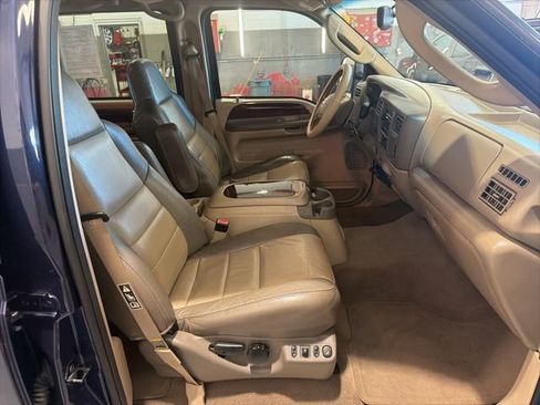 Used 2004 Ford Excursion Eddie Bauer image 16