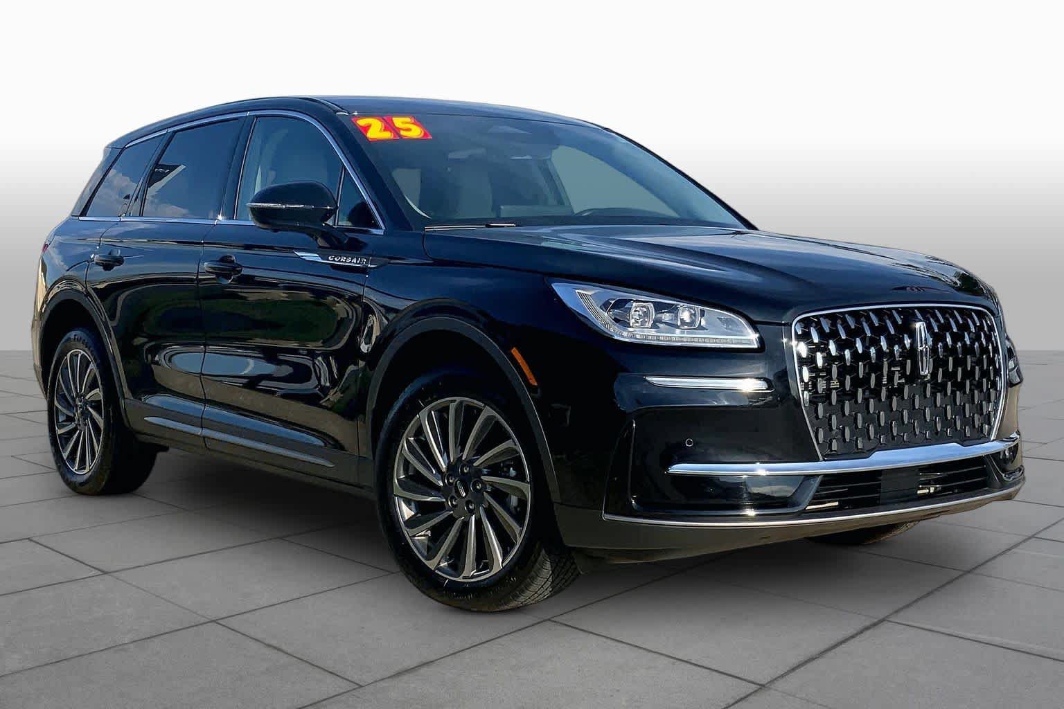 Used 2025 Lincoln Corsair Reserve AWD/4WD image 3