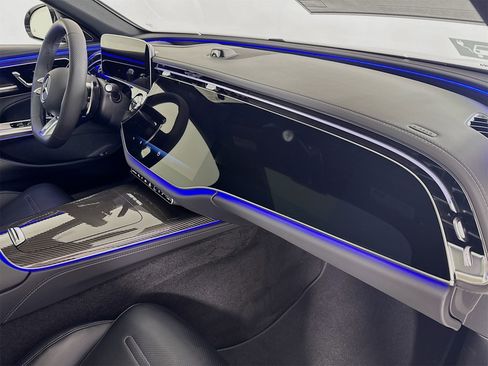 New 2026 Mercedes-Benz E 53 AMG e 4MATIC Sedan image 32