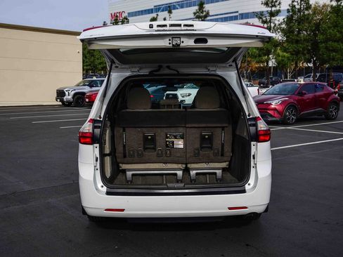 Certified 2020 Toyota Sienna LE image 31