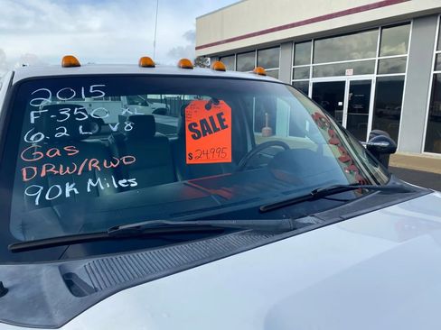 Used 2015 Ford F350 XL image 3