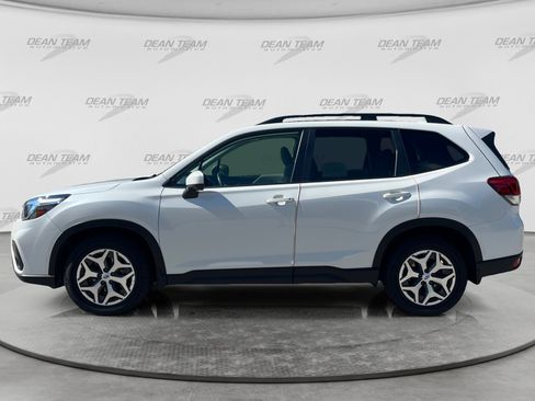 Used 2019 Subaru Forester Premium AWD/4WD image 4