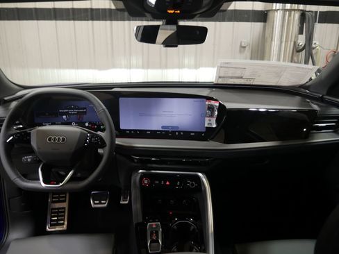 New 2026 Audi SQ5 Premium Plus image 25