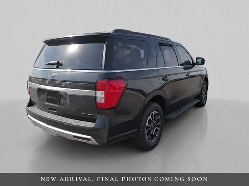 Used 2024 Ford Expedition XLT RWD image 4