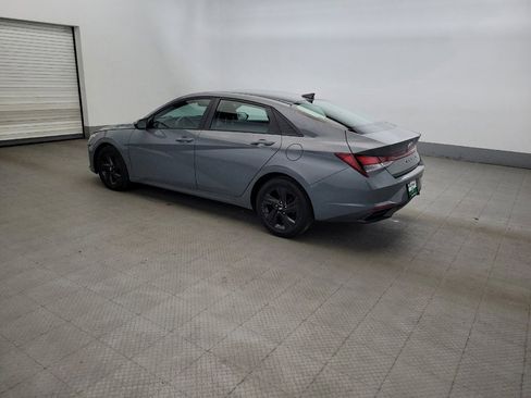 Used 2021 Hyundai Elantra SEL w/ Convenience Package FWD image 3