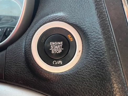 Used 2020 Dodge Journey SE w/ SE Popular Equipment Group FWD image 12