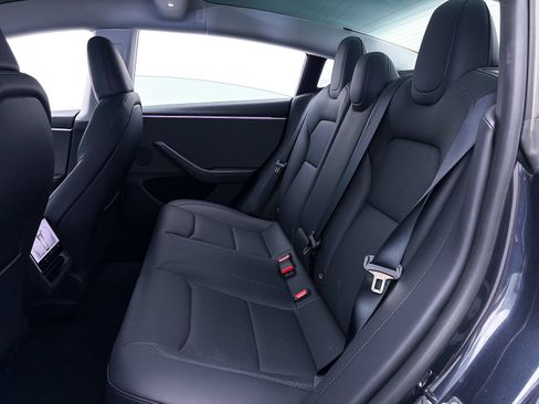 Used 2024 Tesla Model 3 Standard Range RWD image 31