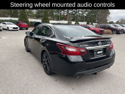 Used 2017 Nissan Altima 2.5 SR w/ Midnight Edition Package image 5