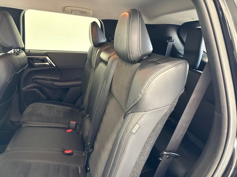Used 2024 Mitsubishi Outlander SE AWD/4WD image 18