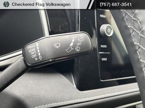 New 2025 Volkswagen Taos SE image 37