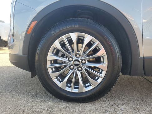 Used 2024 Cadillac XT4 Premium Luxury image 7