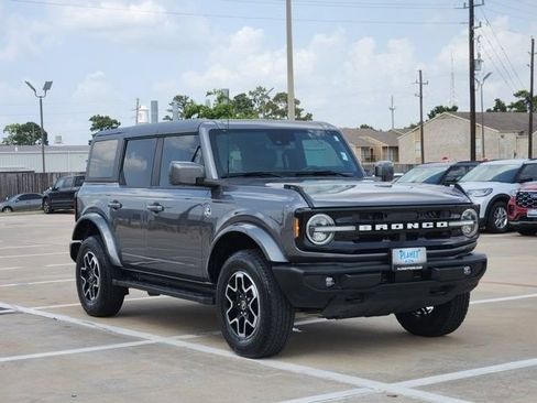 Used 2024 Ford Bronco Outer Banks AWD/4WD image 3