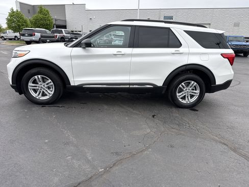 Certified 2024 Ford Explorer XLT w/ Equipment Group 202A AWD/4WD image 3