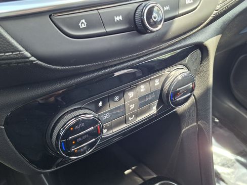 Used 2022 Buick Encore GX Essence w/ Sport Touring Package FWD image 15