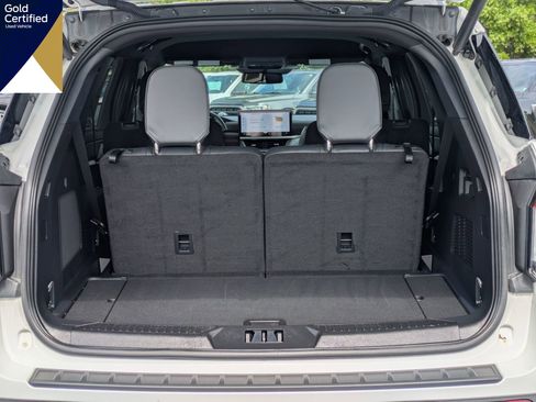 Certified 2025 Ford Explorer ST RWD image 17