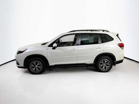 Used 2023 Subaru Forester Premium image 8