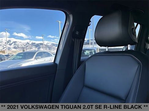 Used 2021 Volkswagen Tiguan SE R-Line image 32