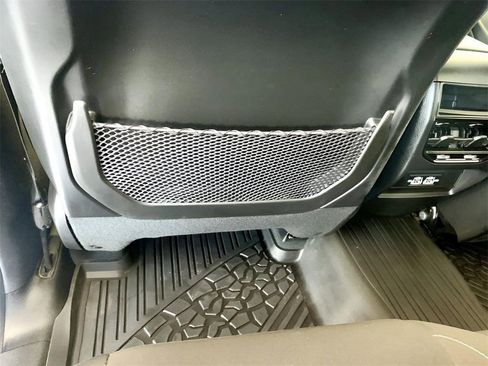 Used 2023 Jeep Grand Cherokee Laredo image 46