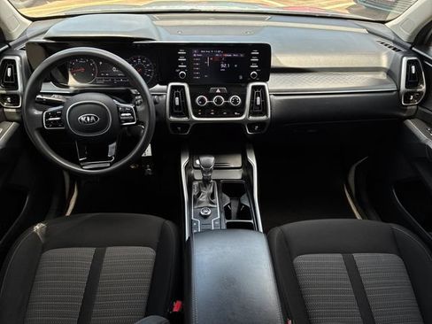 Used 2021 Kia Sorento LX FWD image 9