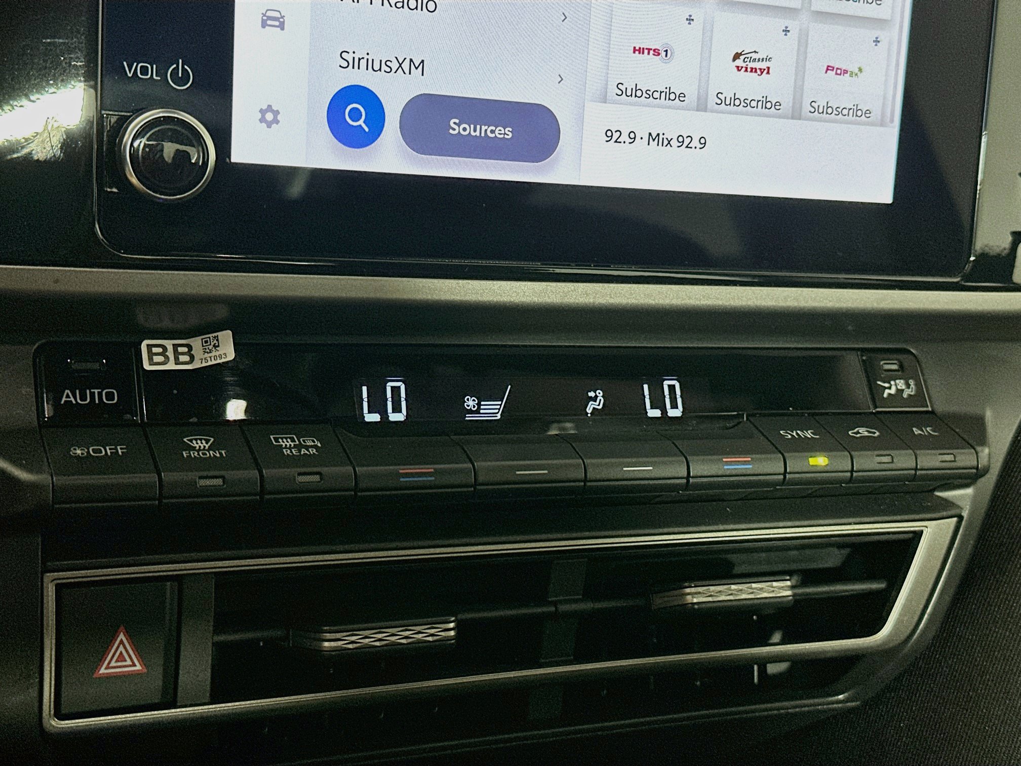 Used 2025 Toyota Camry LE FWD image 23
