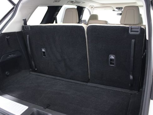 Used 2025 INFINITI QX60 Sensory AWD/4WD image 16