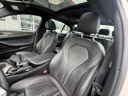 Used 2019 BMW 530i w/ Convenience Package RWD image 23