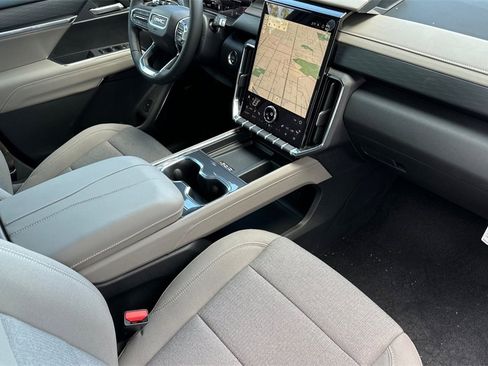 New 2025 GMC Acadia Elevation image 15