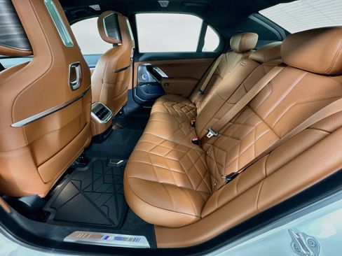 Used 2026 BMW 750e xDrive w/ Executive Package AWD/4WD image 27