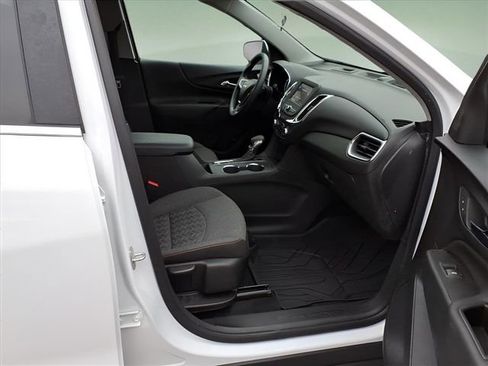 Used 2023 Chevrolet Equinox LT image 18